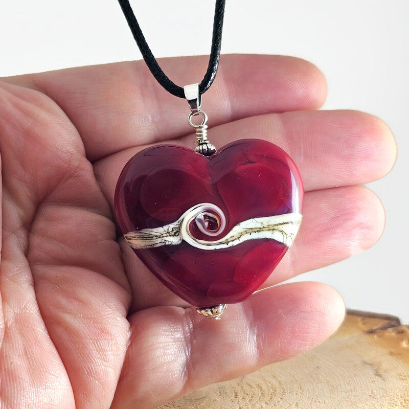 Red heart swirl - large